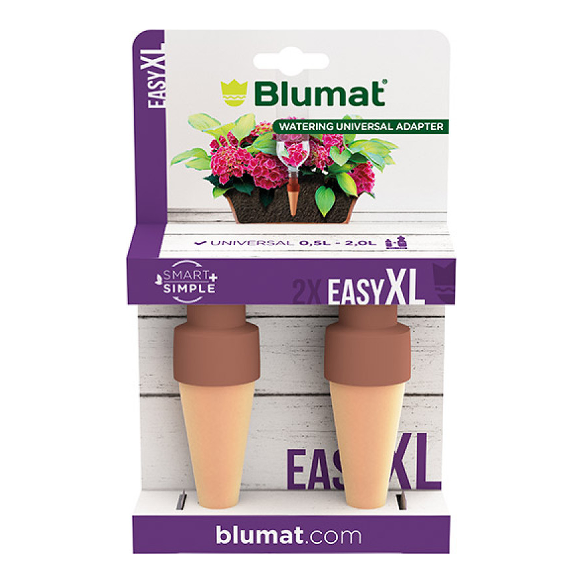 Blumat Easy XL instalado con botella de plástico en una planta