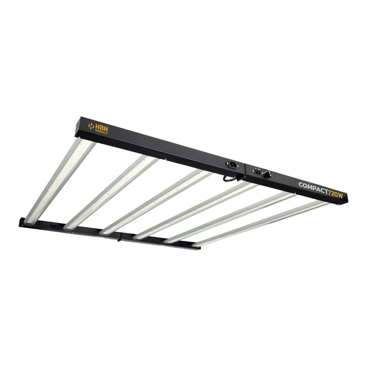 Luminaria LED Compact 720W 2.8 μmol/J HBN encendida — iluminación profesional para cultivo indoor